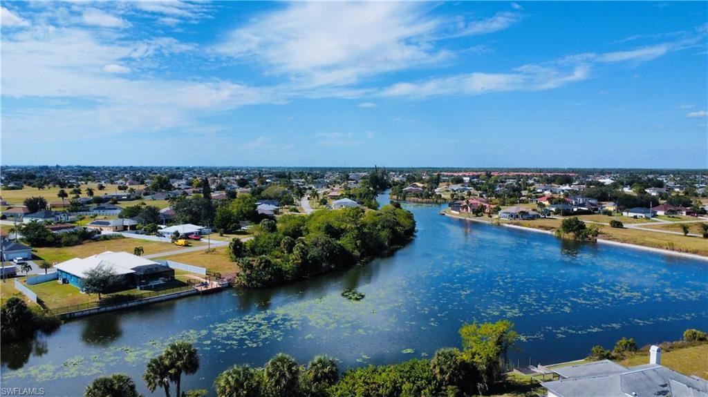 2002 NE 23rd PL, Cape Coral, FL 33909