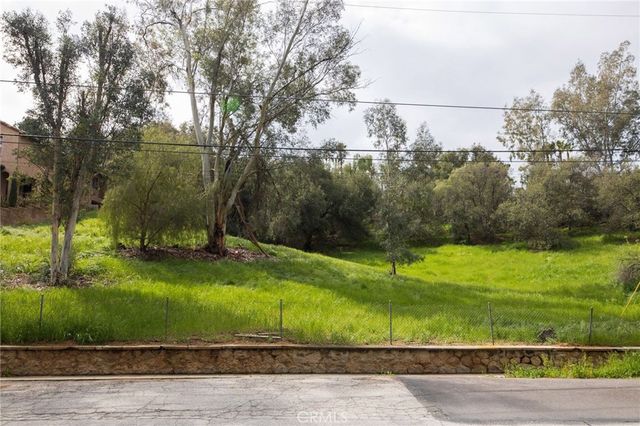 1702 Dwight Street, Redlands, CA 92373