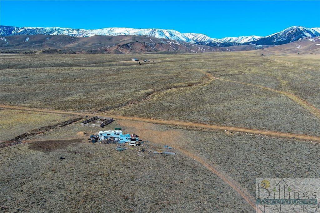 19 S Talon Dr, Belfry, MT 59008