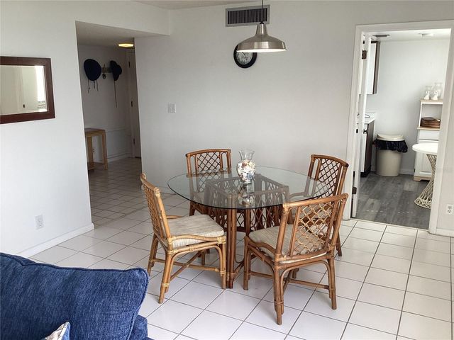 1430 GULF BOULEVARD 404, Clearwater Beach, FL 33767