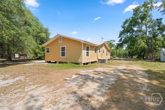 136 Wildwood Church Road, Pembroke, GA 31321