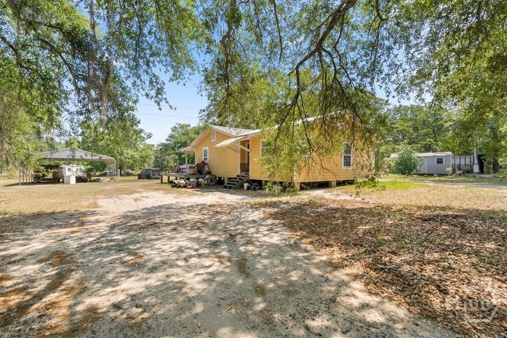 136 Wildwood Church Road, Pembroke, GA 31321