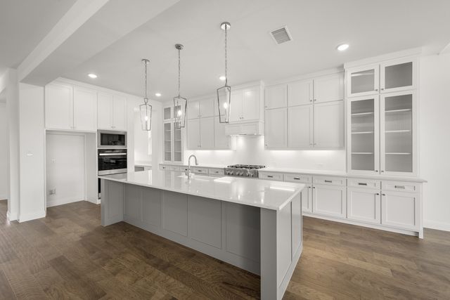 4718 Hawthorn Hills Lane, Arlington, TX 76005