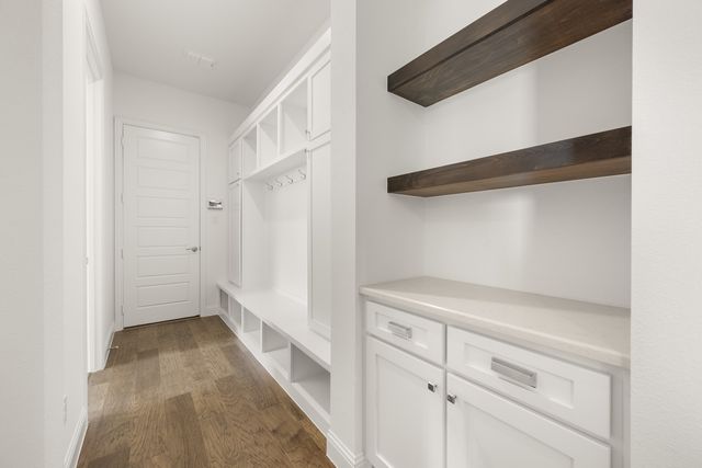 4718 Hawthorn Hills Lane, Arlington, TX 76005