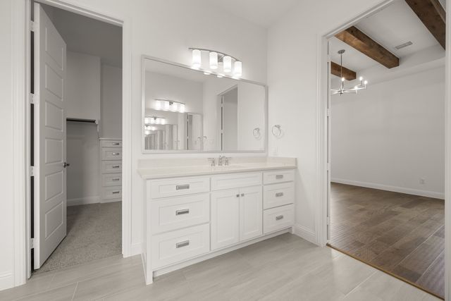 4718 Hawthorn Hills Lane, Arlington, TX 76005