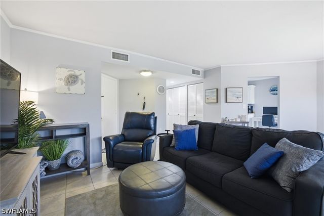 1504 Mainsail DR 6, Naples, FL 34114