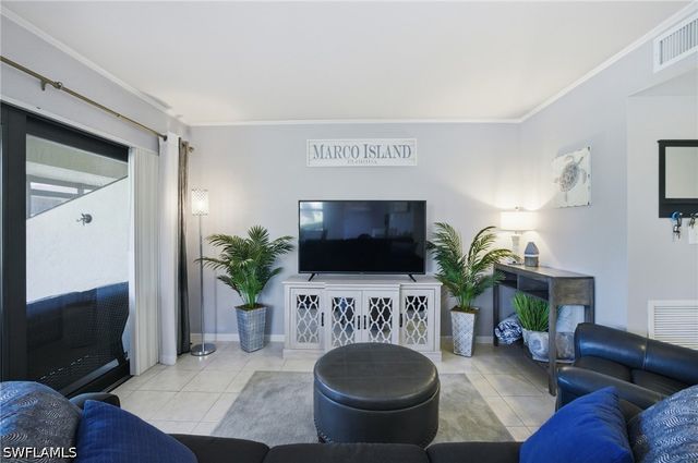 1504 Mainsail DR 6, Naples, FL 34114