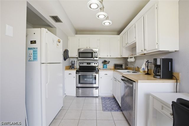 1504 Mainsail DR 6, Naples, FL 34114