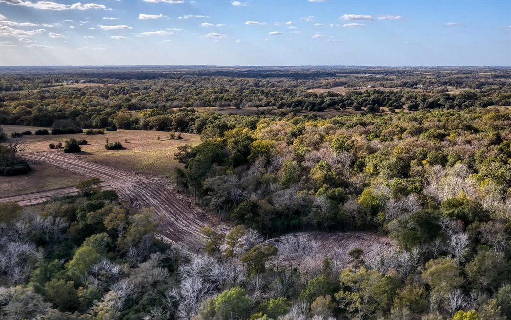 27 Millwood Trail, Brenham, TX 77833