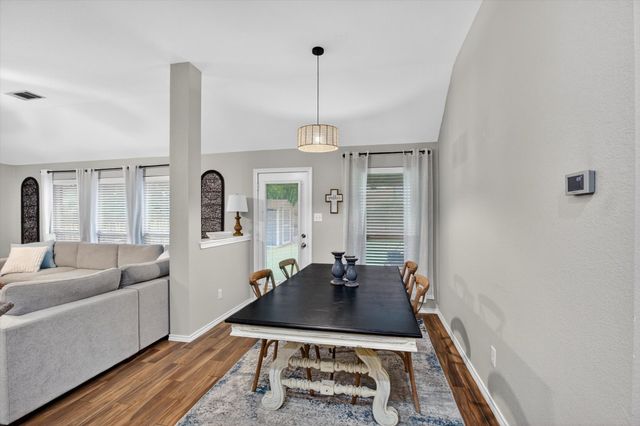 9122 Water Oak Drive, Arlington, TX 76002