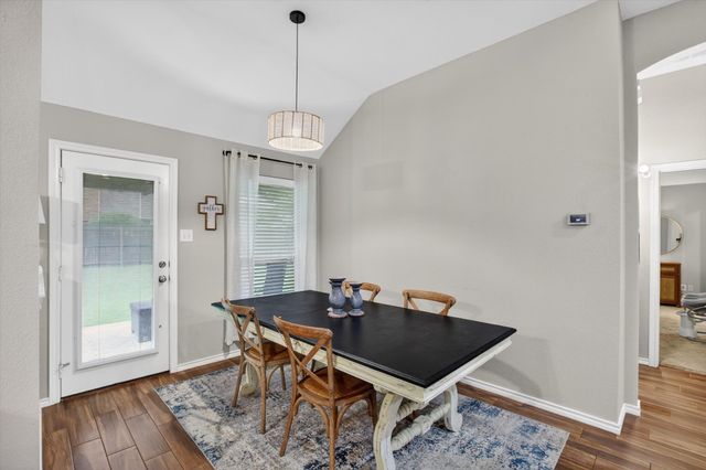 9122 Water Oak Drive, Arlington, TX 76002