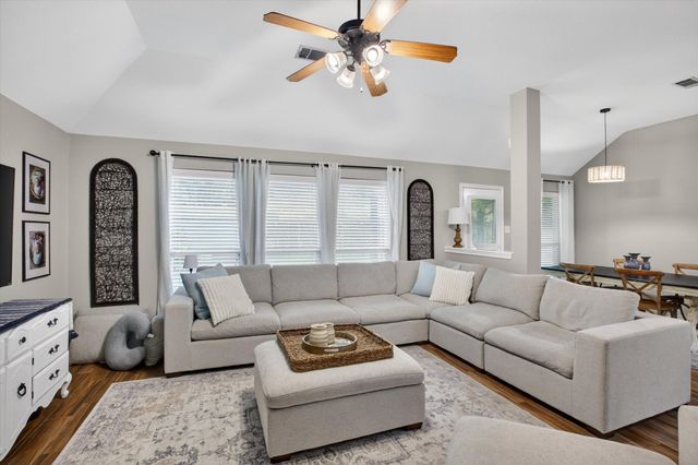 9122 Water Oak Drive, Arlington, TX 76002