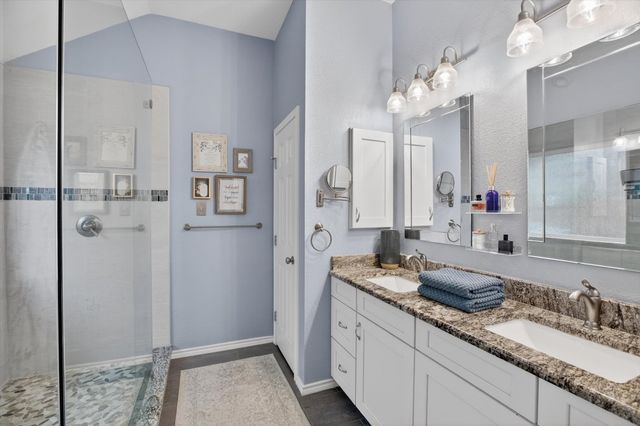 9122 Water Oak Drive, Arlington, TX 76002