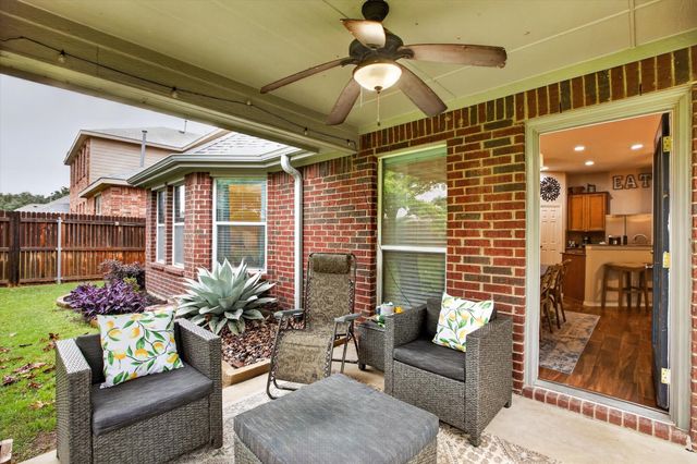 9122 Water Oak Drive, Arlington, TX 76002