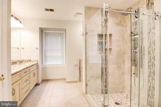 10322 DUNN MEADOW RD, Vienna, VA 22182
