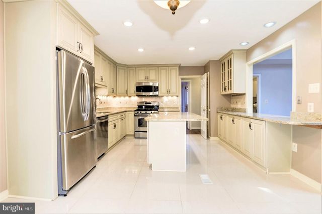 10322 DUNN MEADOW RD, Vienna, VA 22182