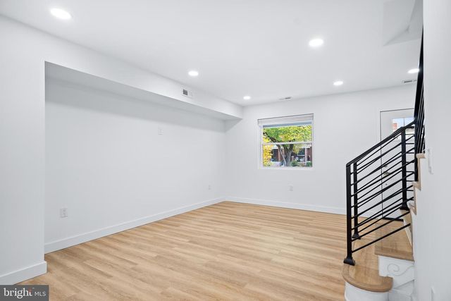 1342 DOWNING ST NE, Washington, DC 20018