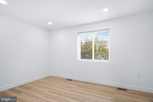 1342 DOWNING ST NE, Washington, DC 20018