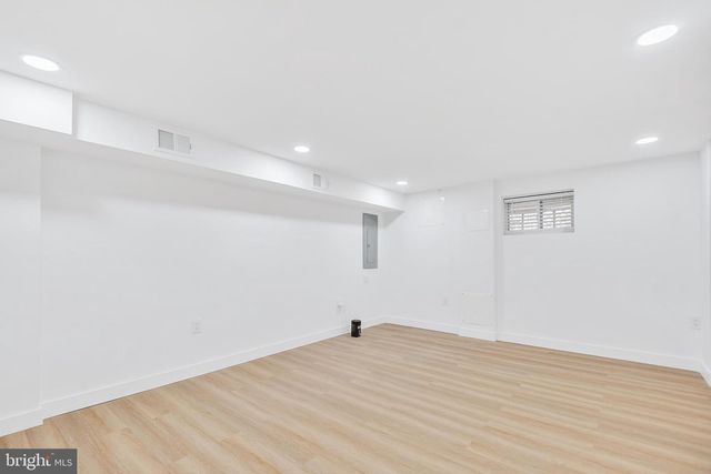 1342 DOWNING ST NE, Washington, DC 20018