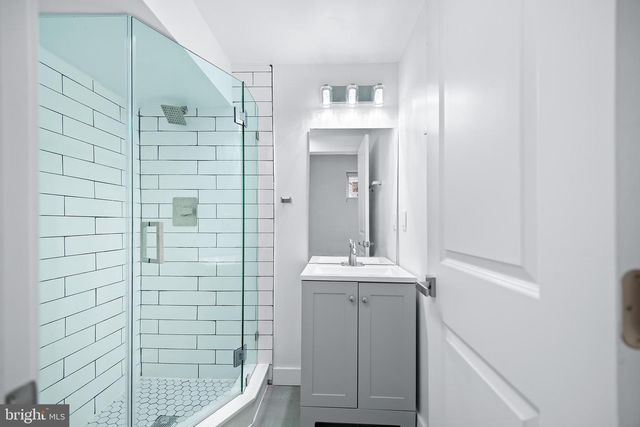 1342 DOWNING ST NE, Washington, DC 20018