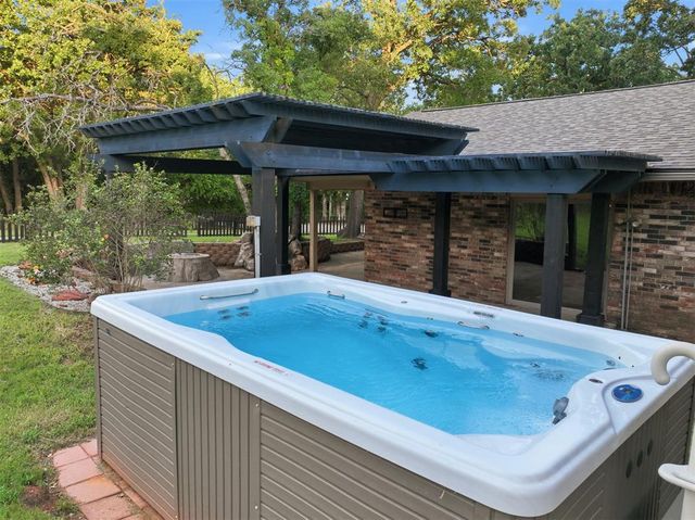 3620 W Charter Oak Road, Edmond, OK 73034