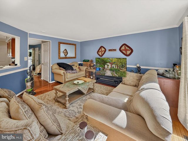 14739 FLOWER HILL DR, Centreville, VA 20120