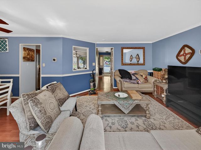 14739 FLOWER HILL DR, Centreville, VA 20120