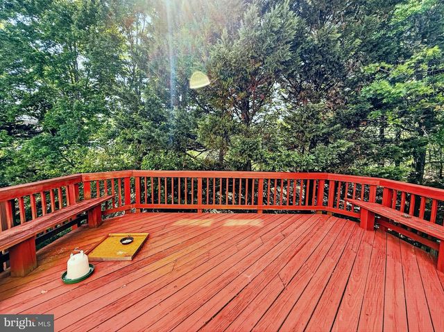 14739 FLOWER HILL DR, Centreville, VA 20120