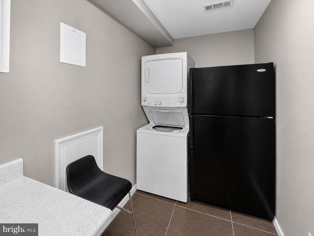 14739 FLOWER HILL DR, Centreville, VA 20120