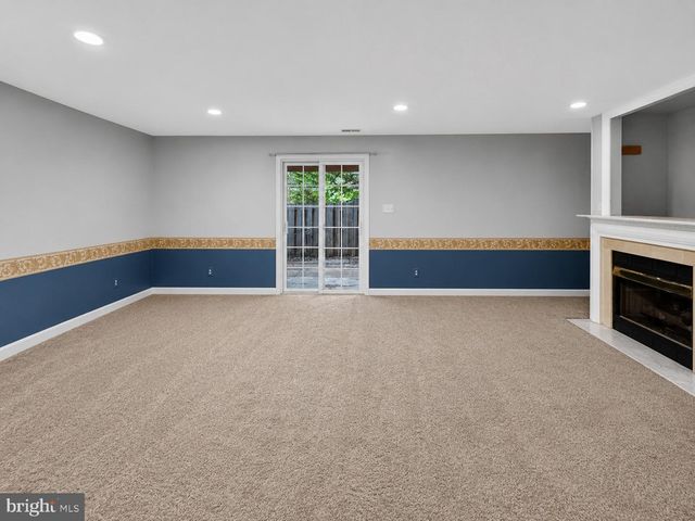 14739 FLOWER HILL DR, Centreville, VA 20120