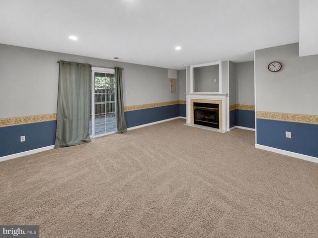 14739 FLOWER HILL DR, Centreville, VA 20120