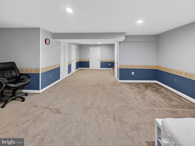 14739 FLOWER HILL DR, Centreville, VA 20120