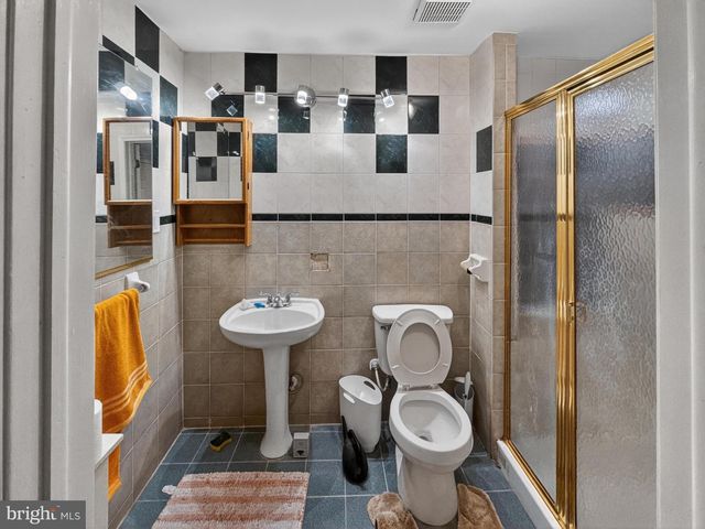 14739 FLOWER HILL DR, Centreville, VA 20120
