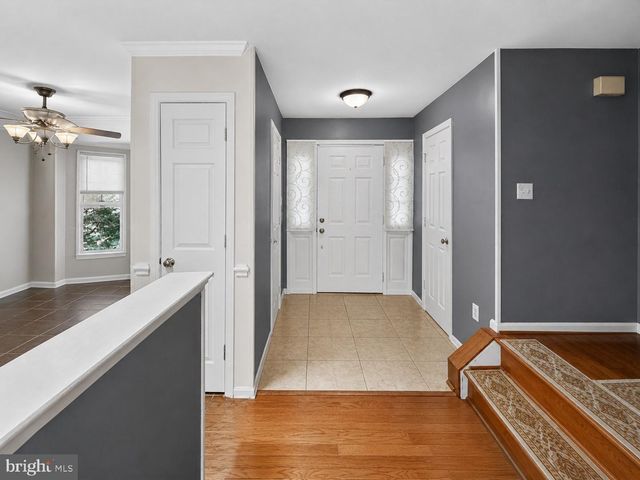 14739 FLOWER HILL DR, Centreville, VA 20120