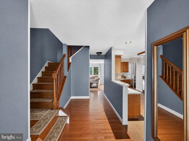 14739 FLOWER HILL DR, Centreville, VA 20120
