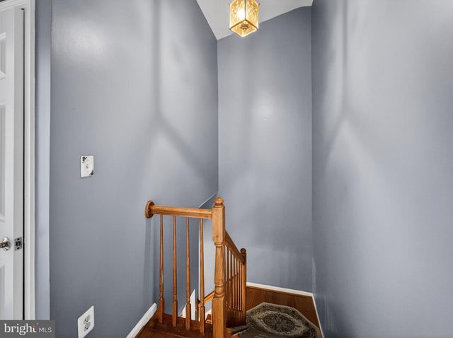 14739 FLOWER HILL DR, Centreville, VA 20120