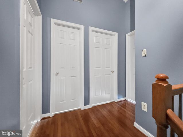 14739 FLOWER HILL DR, Centreville, VA 20120