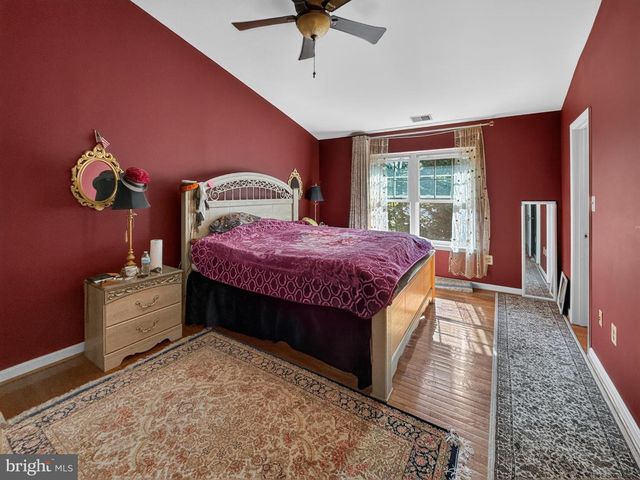 14739 FLOWER HILL DR, Centreville, VA 20120