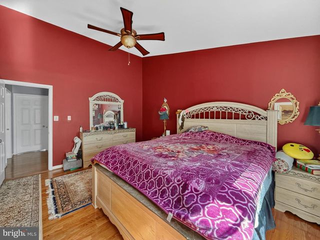 14739 FLOWER HILL DR, Centreville, VA 20120