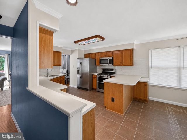 14739 FLOWER HILL DR, Centreville, VA 20120