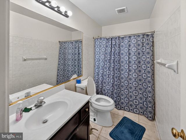 14739 FLOWER HILL DR, Centreville, VA 20120