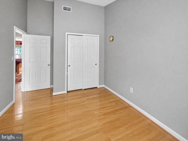 14739 FLOWER HILL DR, Centreville, VA 20120