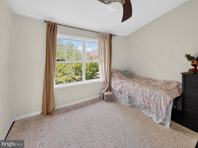14739 FLOWER HILL DR, Centreville, VA 20120