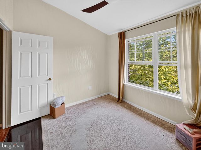 14739 FLOWER HILL DR, Centreville, VA 20120