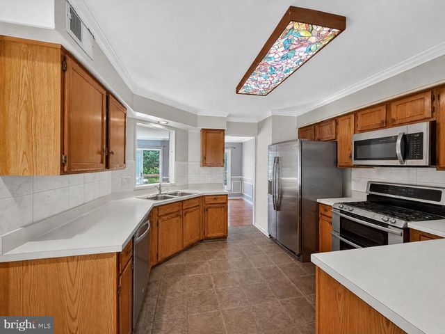 14739 FLOWER HILL DR, Centreville, VA 20120