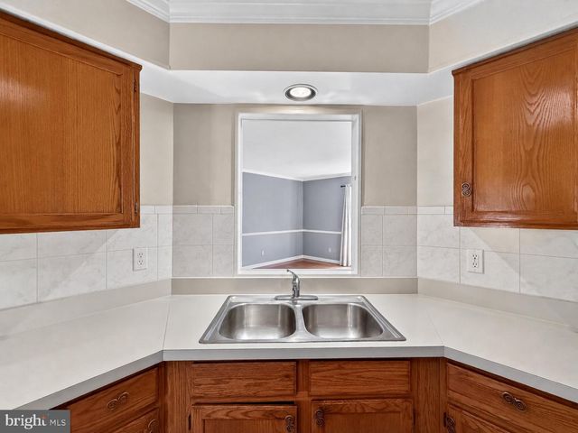 14739 FLOWER HILL DR, Centreville, VA 20120