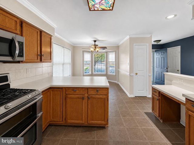 14739 FLOWER HILL DR, Centreville, VA 20120