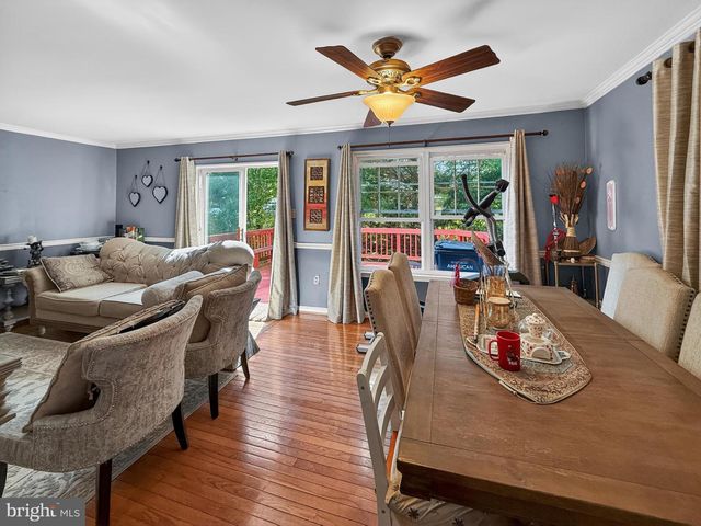 14739 FLOWER HILL DR, Centreville, VA 20120