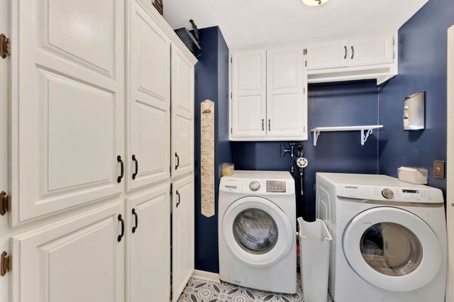 2406 N Cranbrook St, Wichita, KS 67226