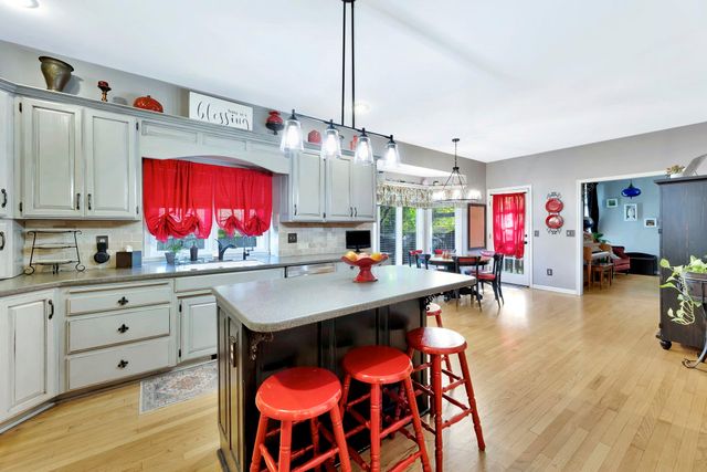 2406 N Cranbrook St, Wichita, KS 67226